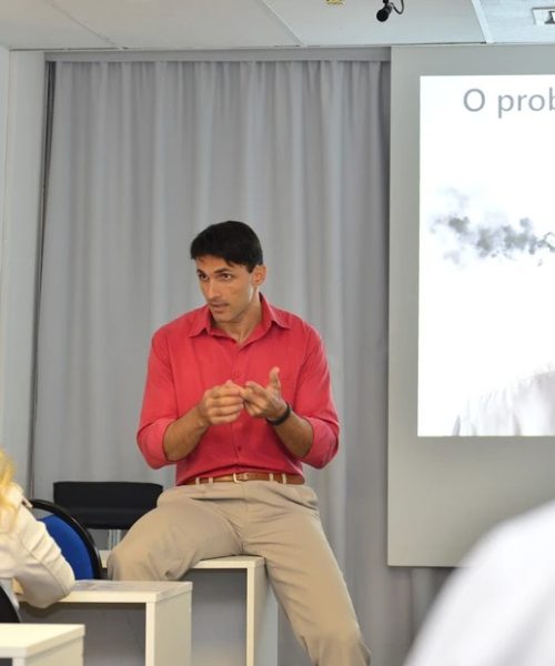 Empresa lança programa de treinamento corporativo gratuito com foco em desempenho profissional